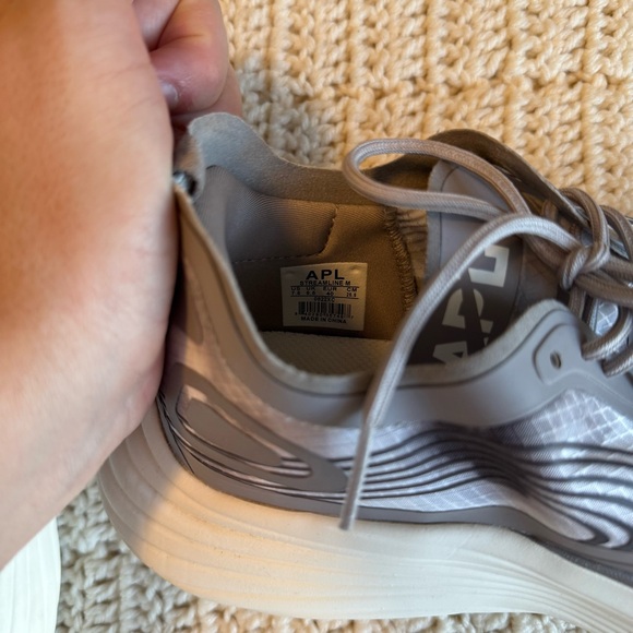 APL Streamline Men's Running Shoe in White Tundra Asteroid Tie-Dye Mens Size 7.5 - Picture 9 of 9